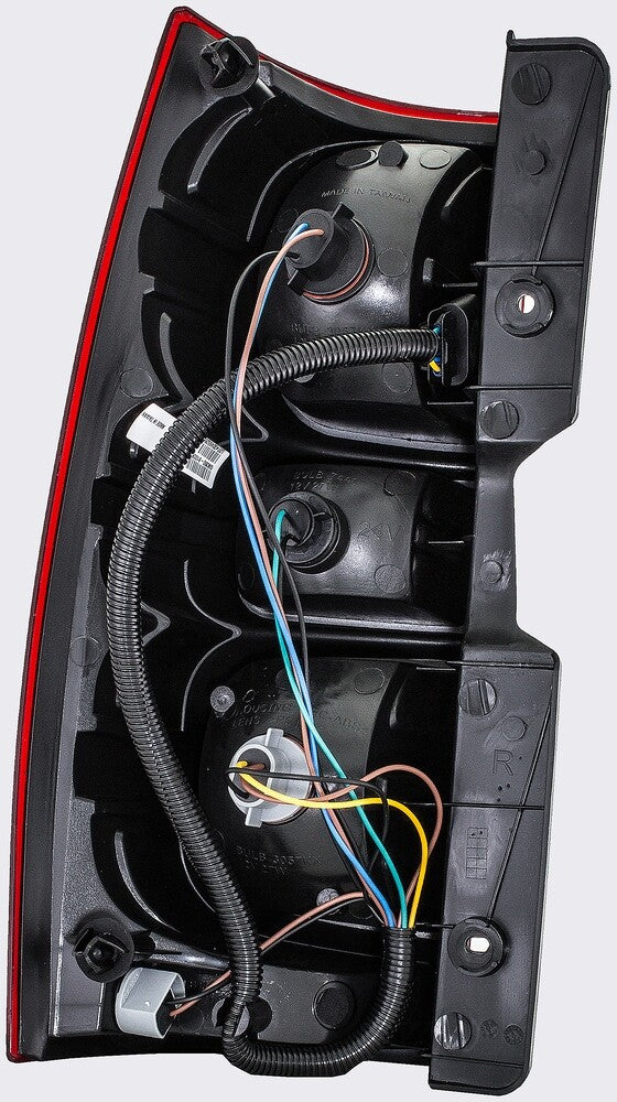 FITS 2007-2009 CHEVROLET SUBURBAN 2500/1500 DRIVER LEFT REAR TAIL LIGHT ASSEMBLY2